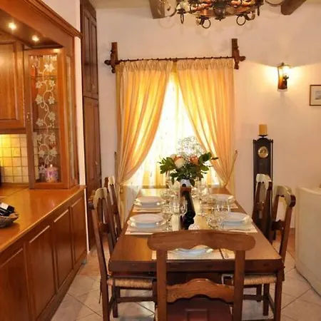 Villa Leo Junior